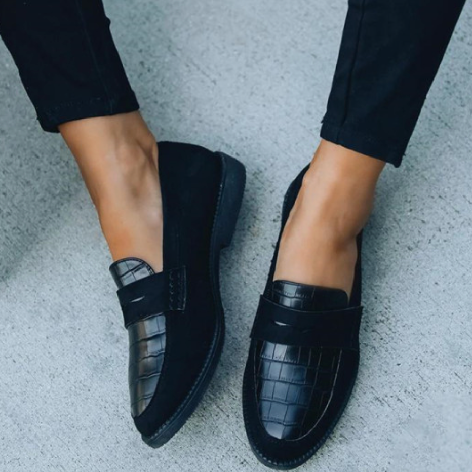 Czarny Damski Styl Loafers - Metalowe Zdobienie, Płaska Podeszwa, Wsuwane