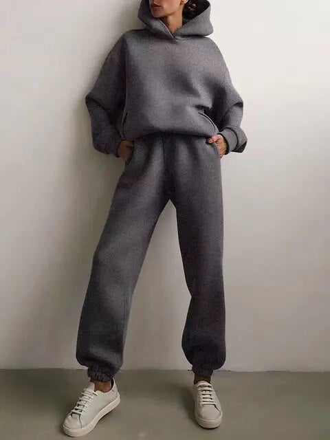 Damski Dresowy Komplet Oversize - Bluza z Kapturem, Spodnie Jogger, Ciepły Materiał