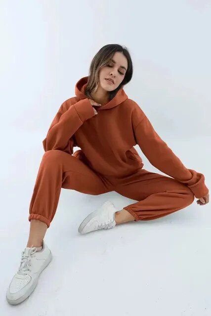 Damski Dresowy Komplet Oversize - Bluza z Kapturem, Spodnie Jogger, Ciepły Materiał