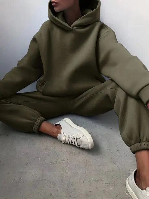 Damski Dresowy Komplet Oversize - Bluza z Kapturem, Spodnie Jogger, Ciepły Materiał