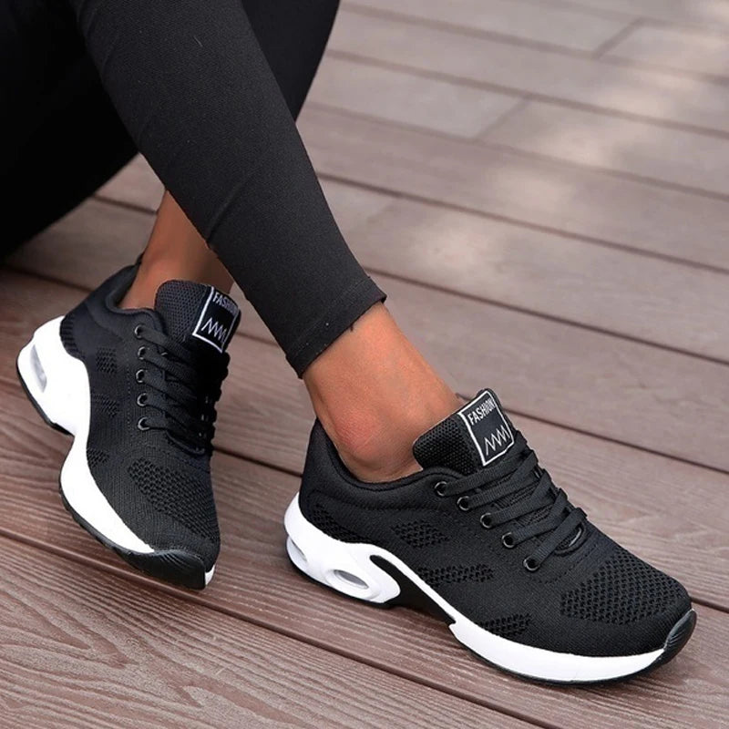 Damskie Buty Sportowe - Cholewka z Siateczki, Profilowana Podeszwa, Sznurowane